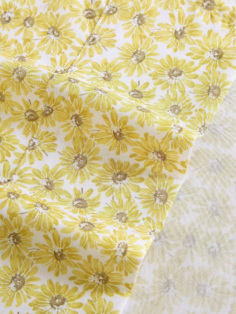 Queen Size Sheet Set, Ultra-Soft & Lightweight Bedding with Pillowcases, Fully E - Picture 6 of 7